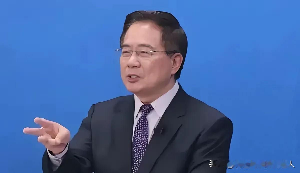 郑丽文这个动作，狠狠打了国民党旧人的脸。蔡正元当年多次公开批评她，她却反手给出一