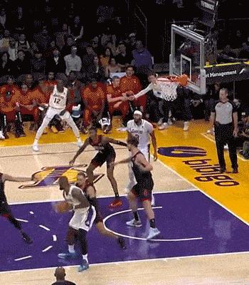 真敢说，狄龙被问到NBA谁是被高估的球员，他直言不讳：詹姆斯，太老了。近日，