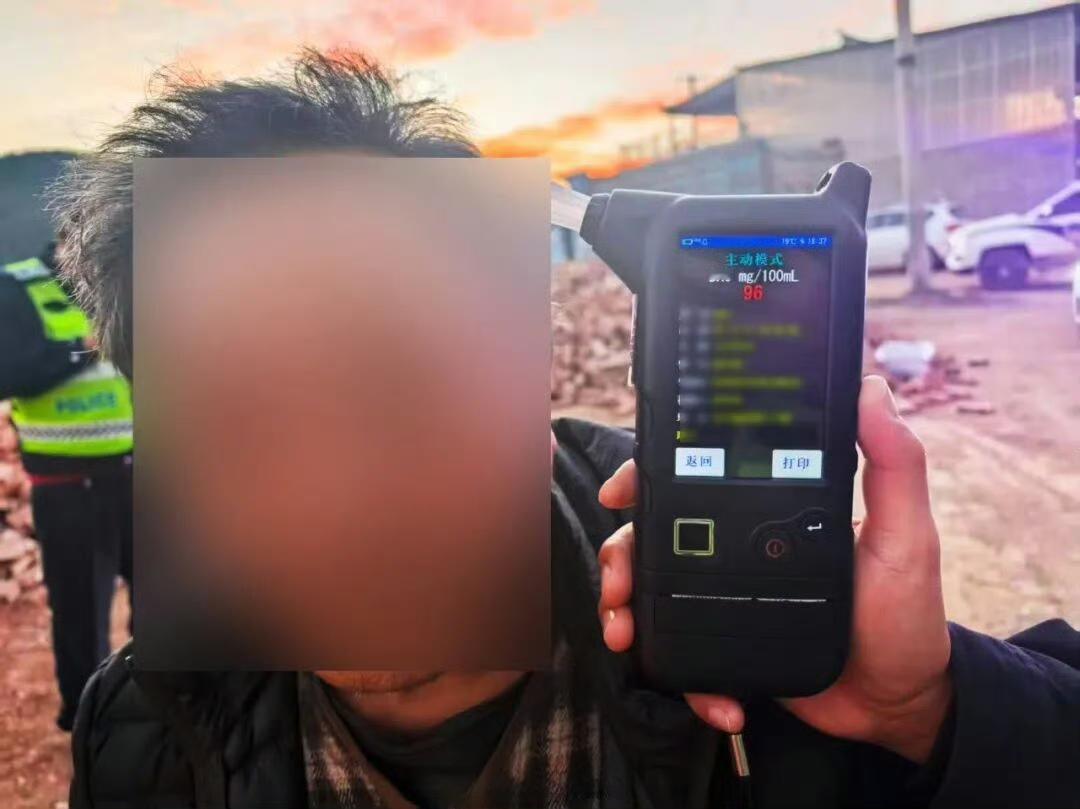 同月同日再酒驾，必严惩！法律红线岂容试探，偏有人心存侥幸，甚至在同一“纪念日”