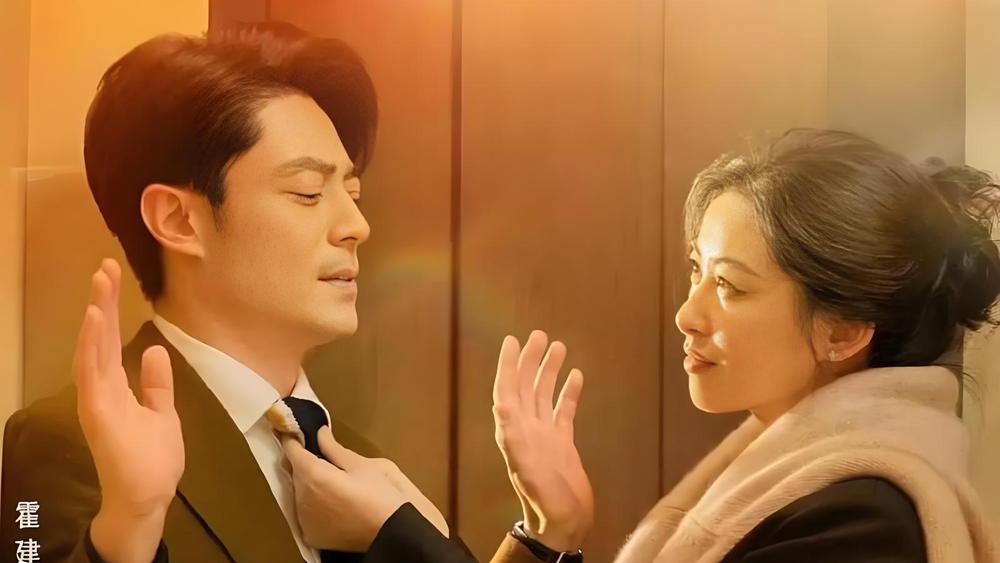 霍建华这个举动，是油腻还是接地气？俞瑜年近40，妹妹已经结婚，孩子都能打酱油