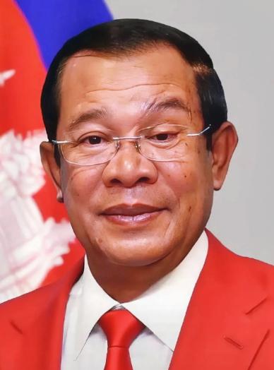 果然还是停了！这回金边恐怕真要睡不着觉了。凌晨三点的金边街头，本该是摩托车