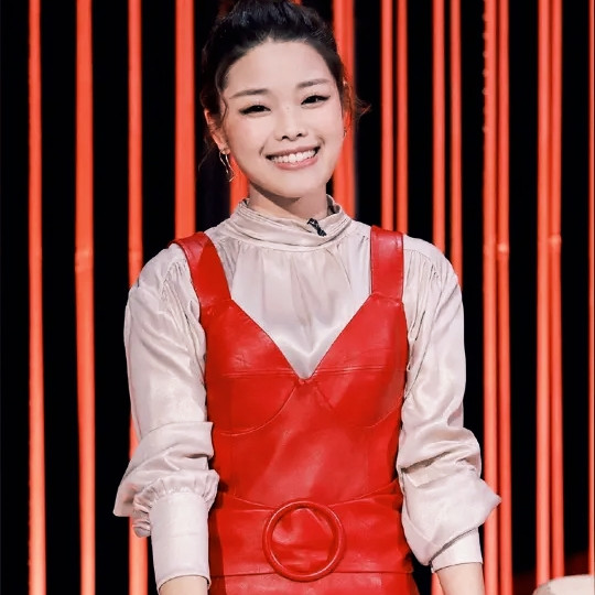 现在回头看，当年被全网嘲"最丑童星"的王莎莎，才是真正的人生赢家！记得《武林