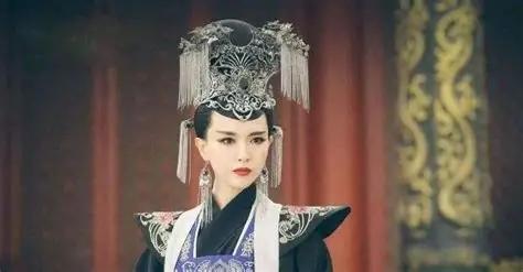 她毒死亲儿子，三天后沉入黄河北魏武泰元年（528年）的洛阳宫，血腥味裹着