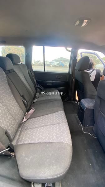 现代特拉卡，这是3.5V6汽油+手动挡+四驱，2003年在土澳上的牌，跑了20万