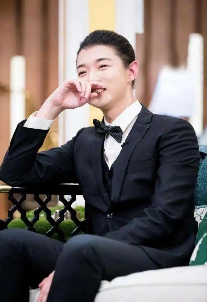 霍尊刚复出就遇至痛！94岁爷爷走了，曾担任文化局局长，他曾是沈阳文化界'老宝贝'