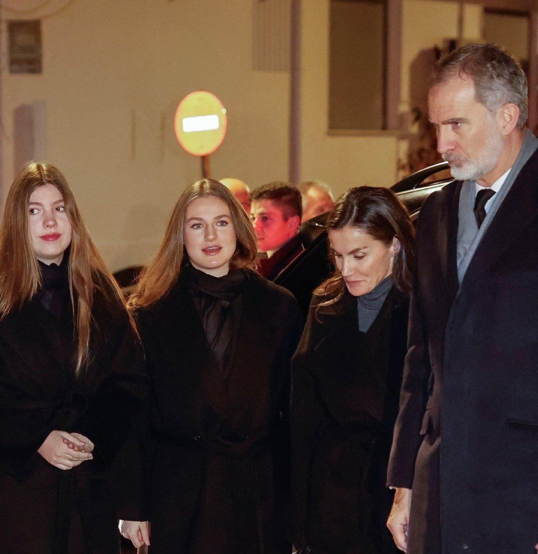 西班牙王室🇪🇸希腊王室1月18日，费利佩国王、莱蒂齐亚王后、阿斯图里亚斯