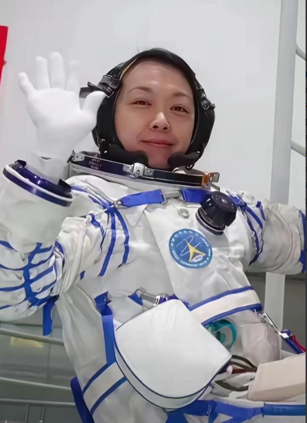 入驻天宫才8天，黎家盈就接到了一个比做100个科学实验还重要的任务。她本来是