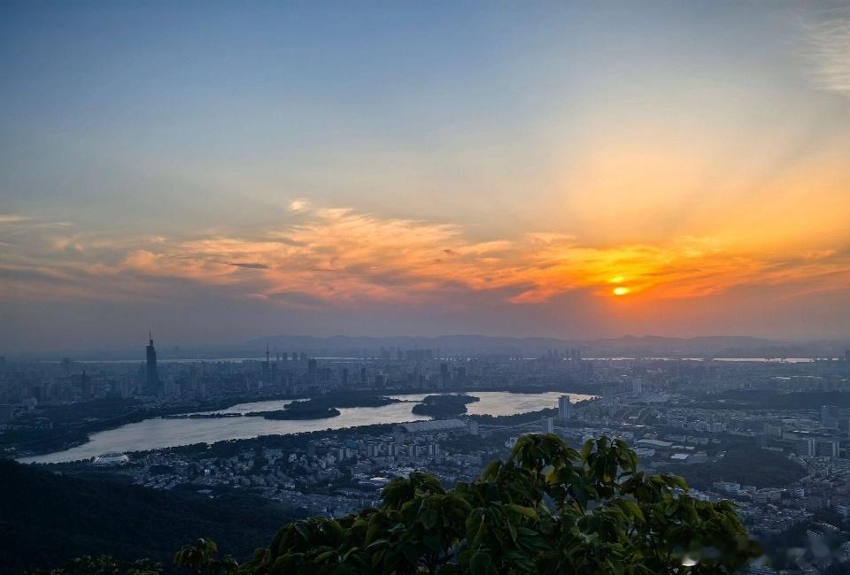 a股牛市进入全新阶段！底部的调整结束，进入建仓期，券商引领，多元金融，拉升指数，