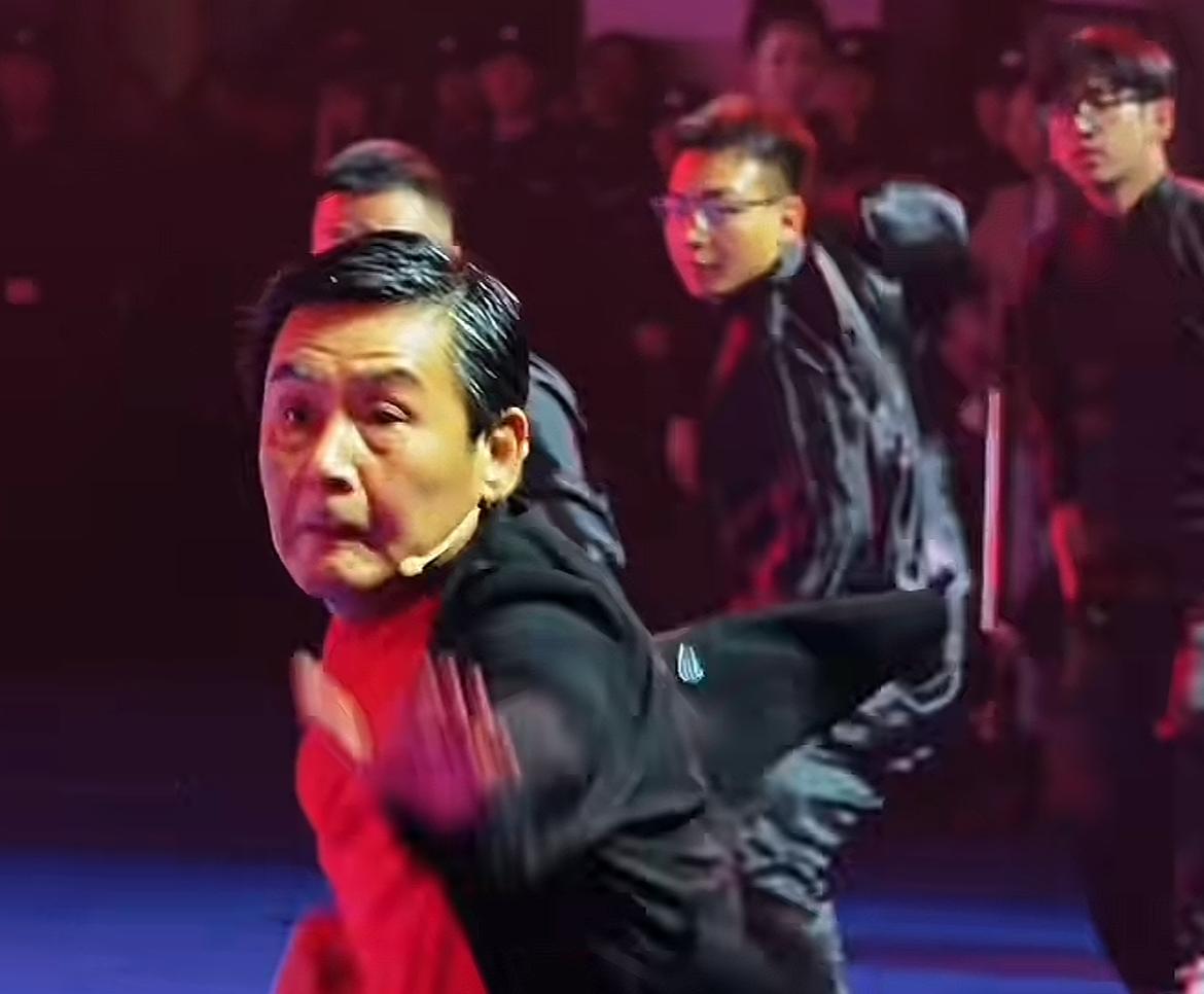 咱就说，赵长军（65岁）就是比李连杰（62岁）棒。当年出道的时候，李连杰不管是