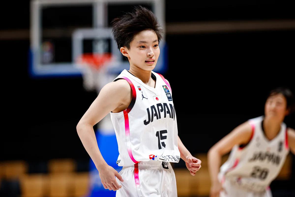 又一个田中心？中国女篮被日本队1米6小将击败，全场23分最高分。竹内美也在对