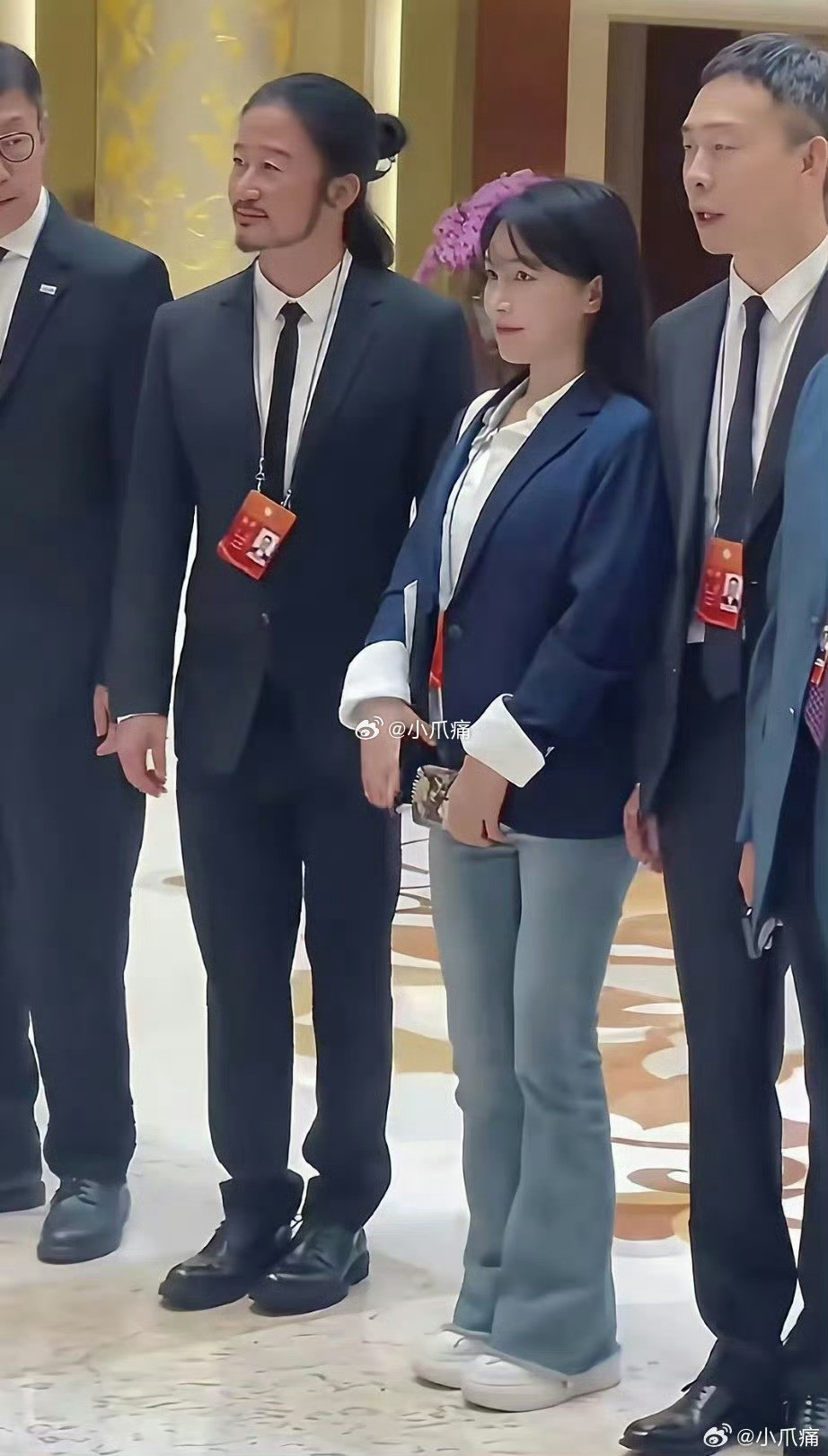 李子柒这丫头挺厉害，凭自己的能力，一个老人带大的农村姑娘，能混到今天，相当厉害了