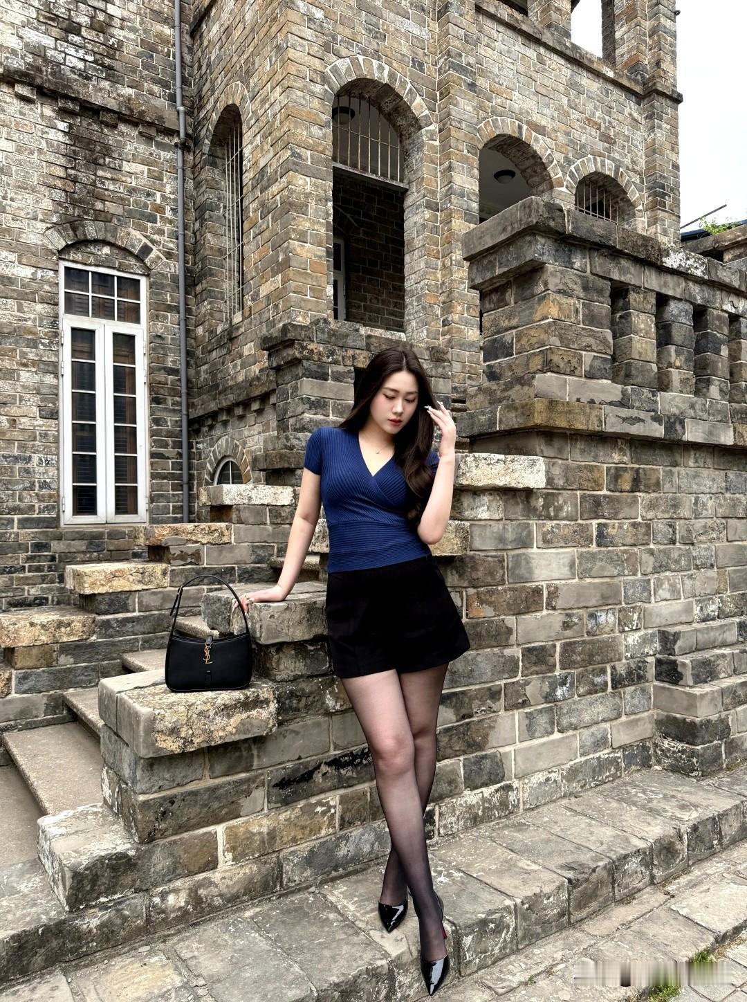 一博主发帖说，这个女子一般的人，没有一定的经济实力，看看就好，想娶她的话，想都不