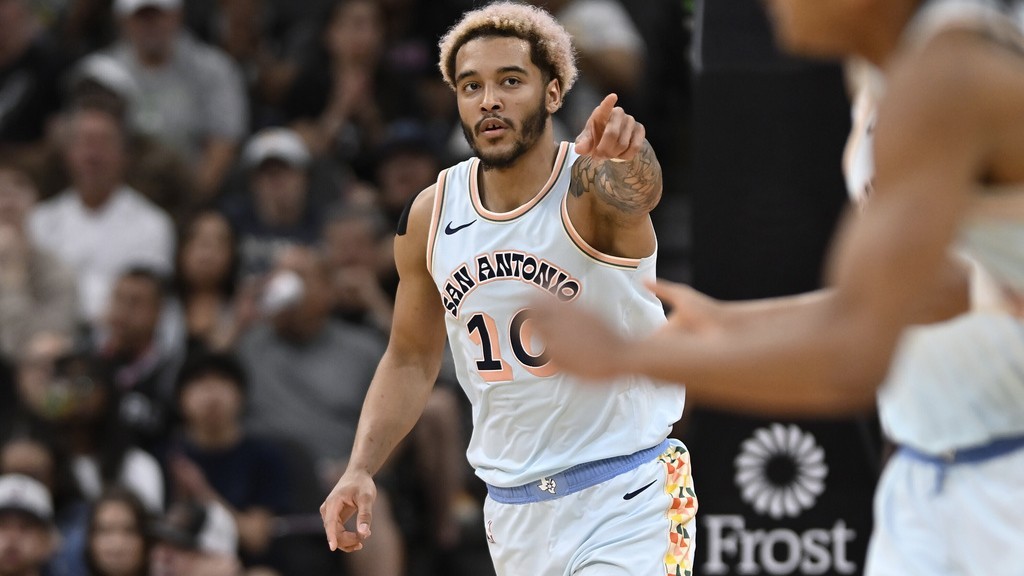 米奇·约翰逊谈杰里米·索汉本赛季出场时间不足的问题：“杰里米的计划没有任何改变。