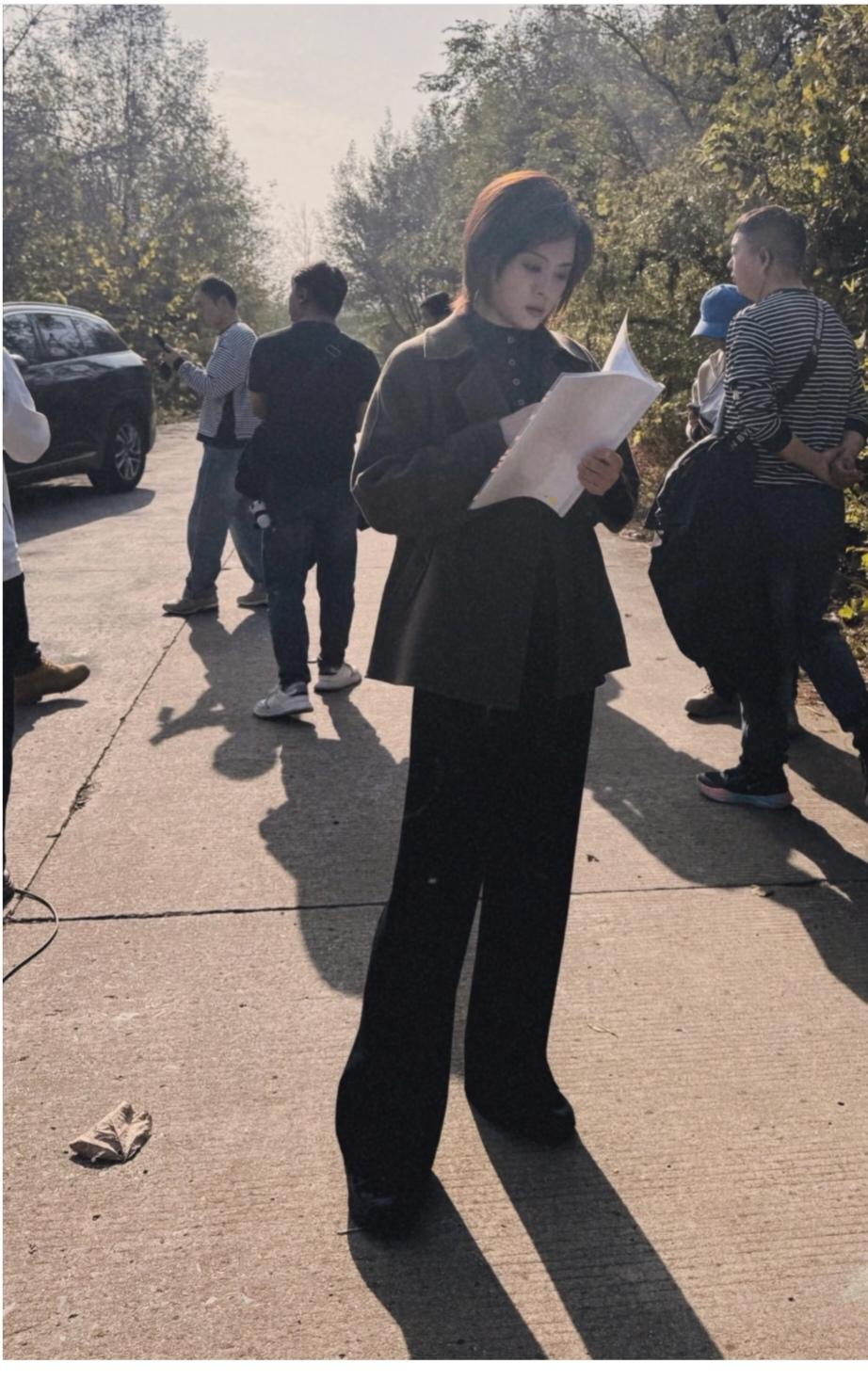 这发型不如短发有精神。