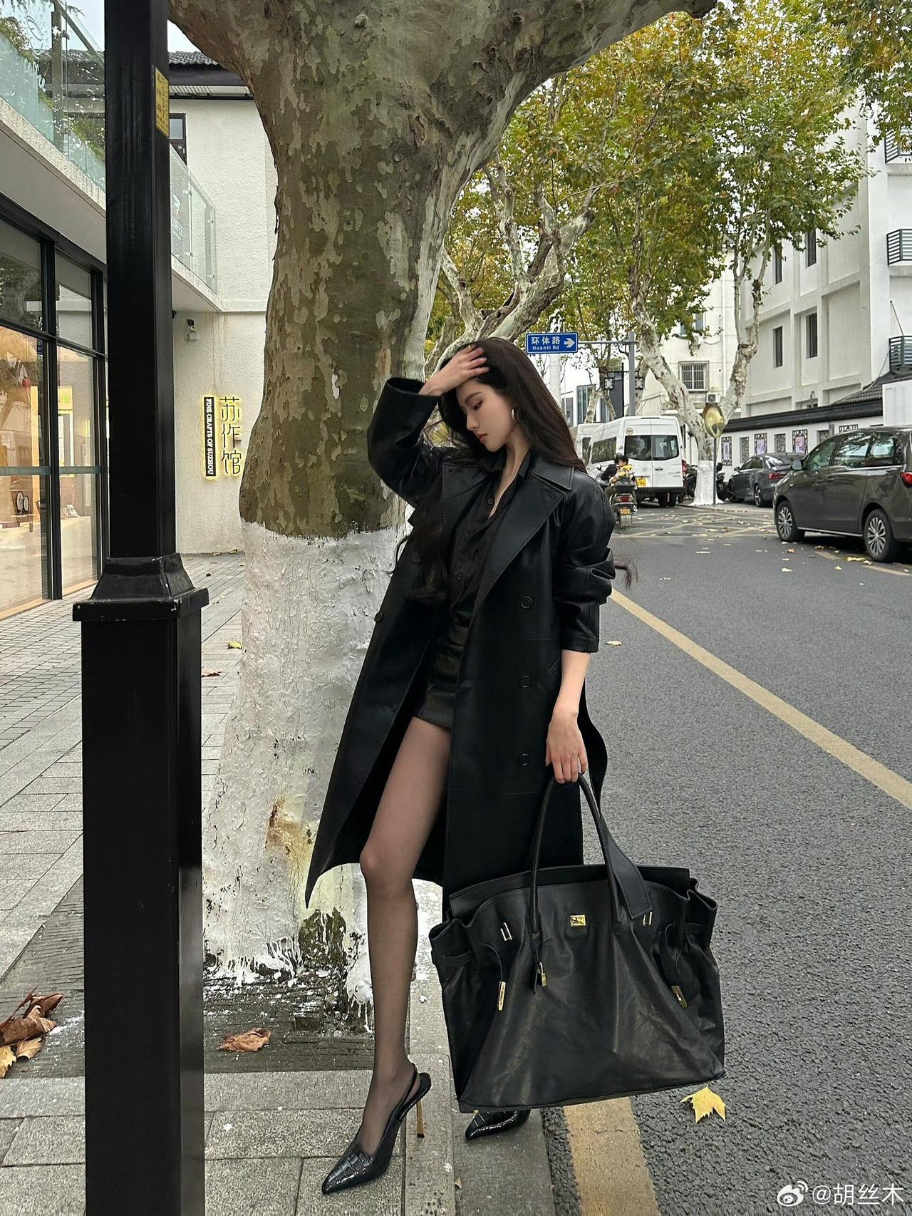 大家都喜欢拍照打卡，这可不是为了炫耀，而是在认真留住生活。就像最近杭州萧山亚运村