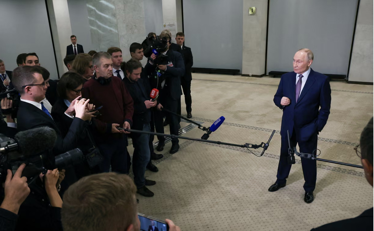 #普京称永远不会屈服于压力#【特朗普重返白宫后首次对俄制裁，普京称永远不会屈服于