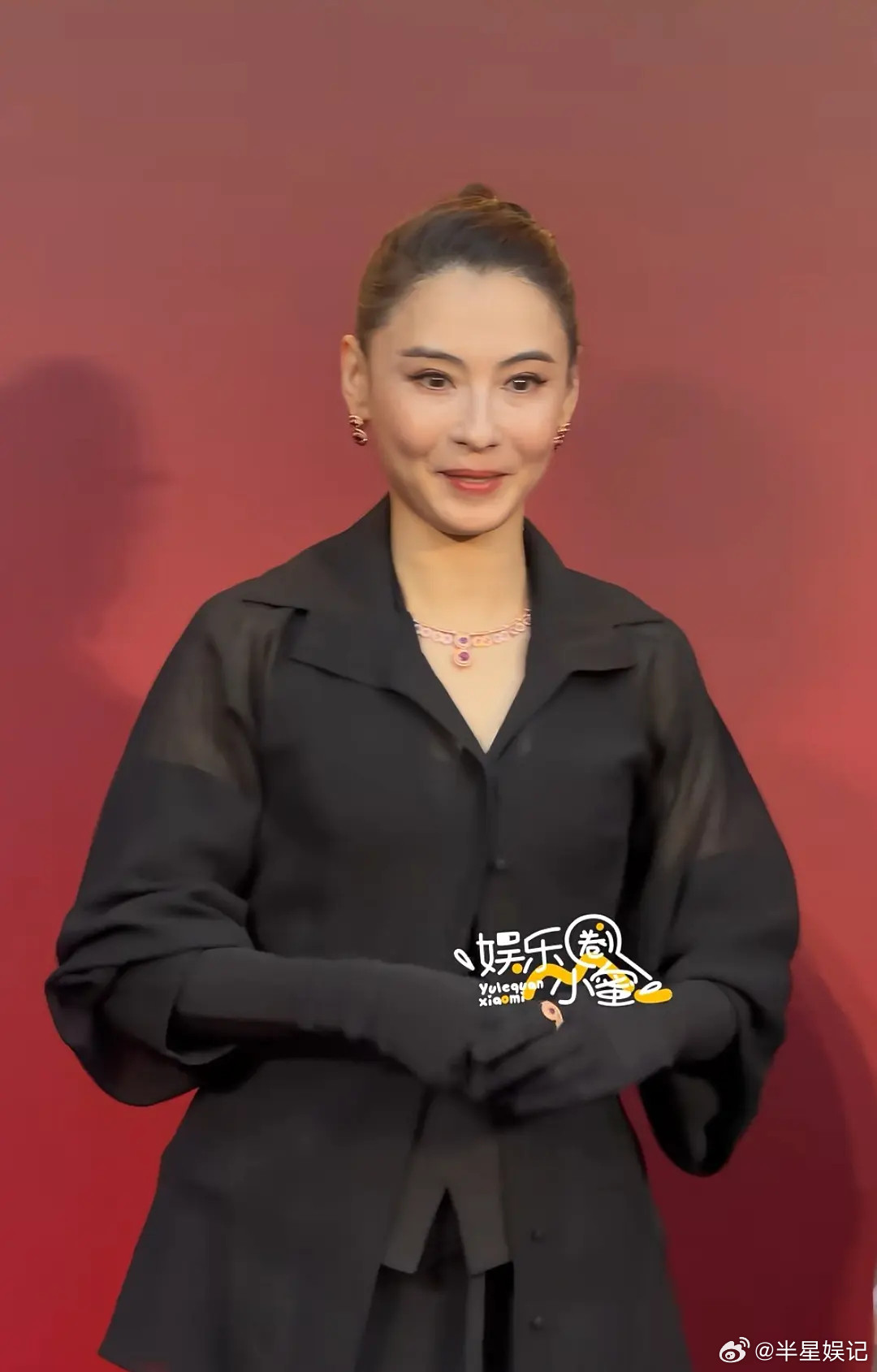 张柏芝这脸是打了多少，现在蜡像感好重啊