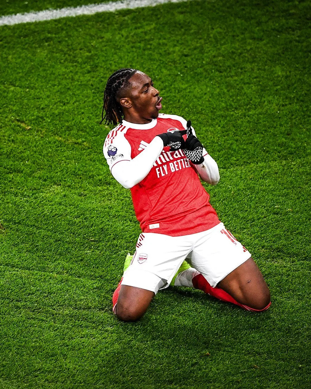 欢迎来到埃泽时间，这部关于热刺连续剧值得上Netflix：•第1集：热刺有意埃