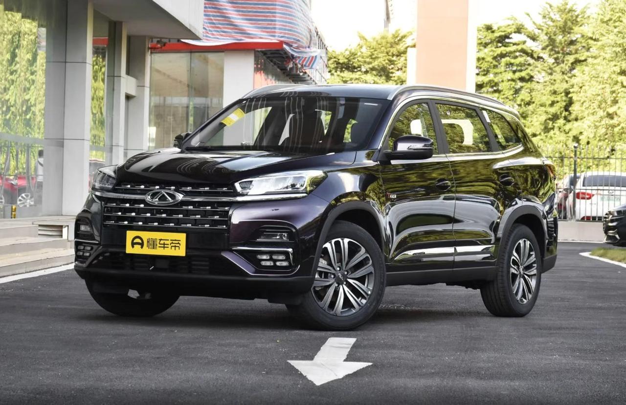 周末带娃去郊游，看到一辆停在路边的瑞虎8，车龄5年，里程5万公里，报价5.5万。