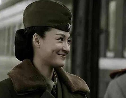 1941年的一个夜里，周志英与戴笠一番云雨之后，再次逼问他何时与自己结婚？不料，
