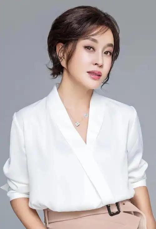 非常现实的一段话：“离了婚的女人就剩下三条路，没有来一条路好走的。第一条路复婚，