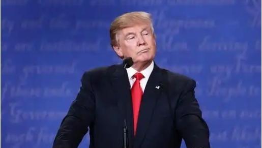 炸锅了！没等高市早苗道歉，特朗普直接焊死美国大门。谁都没料到，剧情彻底反转！所