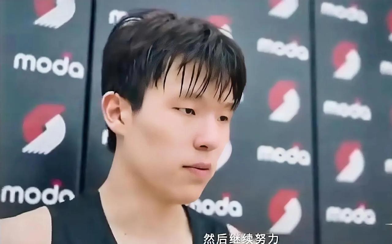 开拓者邀请杨瀚森参加球队试训，只是把他当陪练。杨瀚森：在开拓者试训时，练了练投