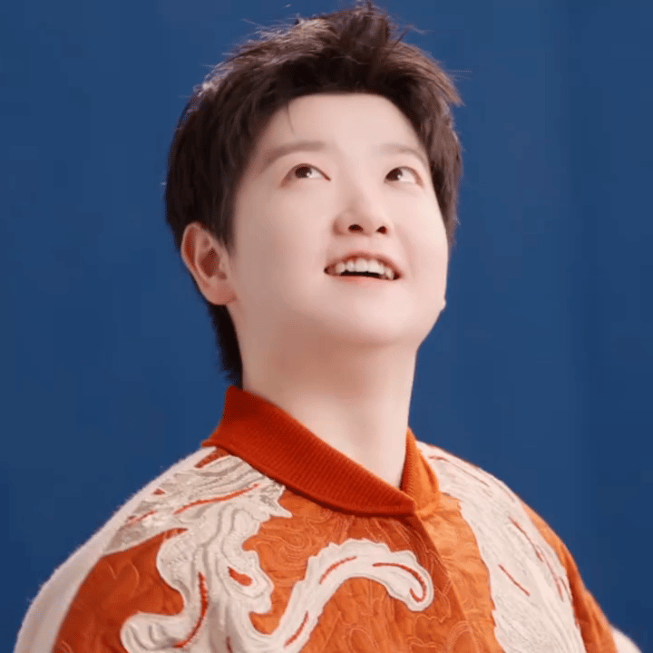 孙颖莎这明明是充满活力的动作，怎么是伸懒腰呢？​​​