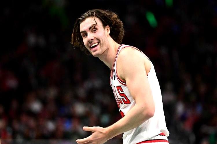 火箭后悔不？当初看不上的俩后卫，现在一个比一个猛！要说休赛期火箭这操作，