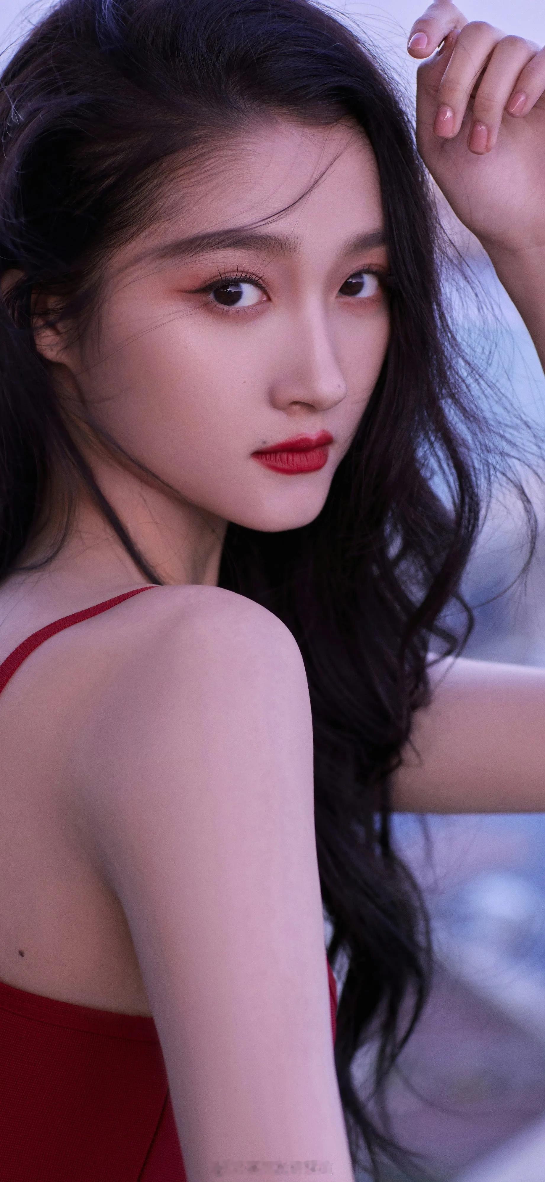 关晓彤分享摩纳哥明信片