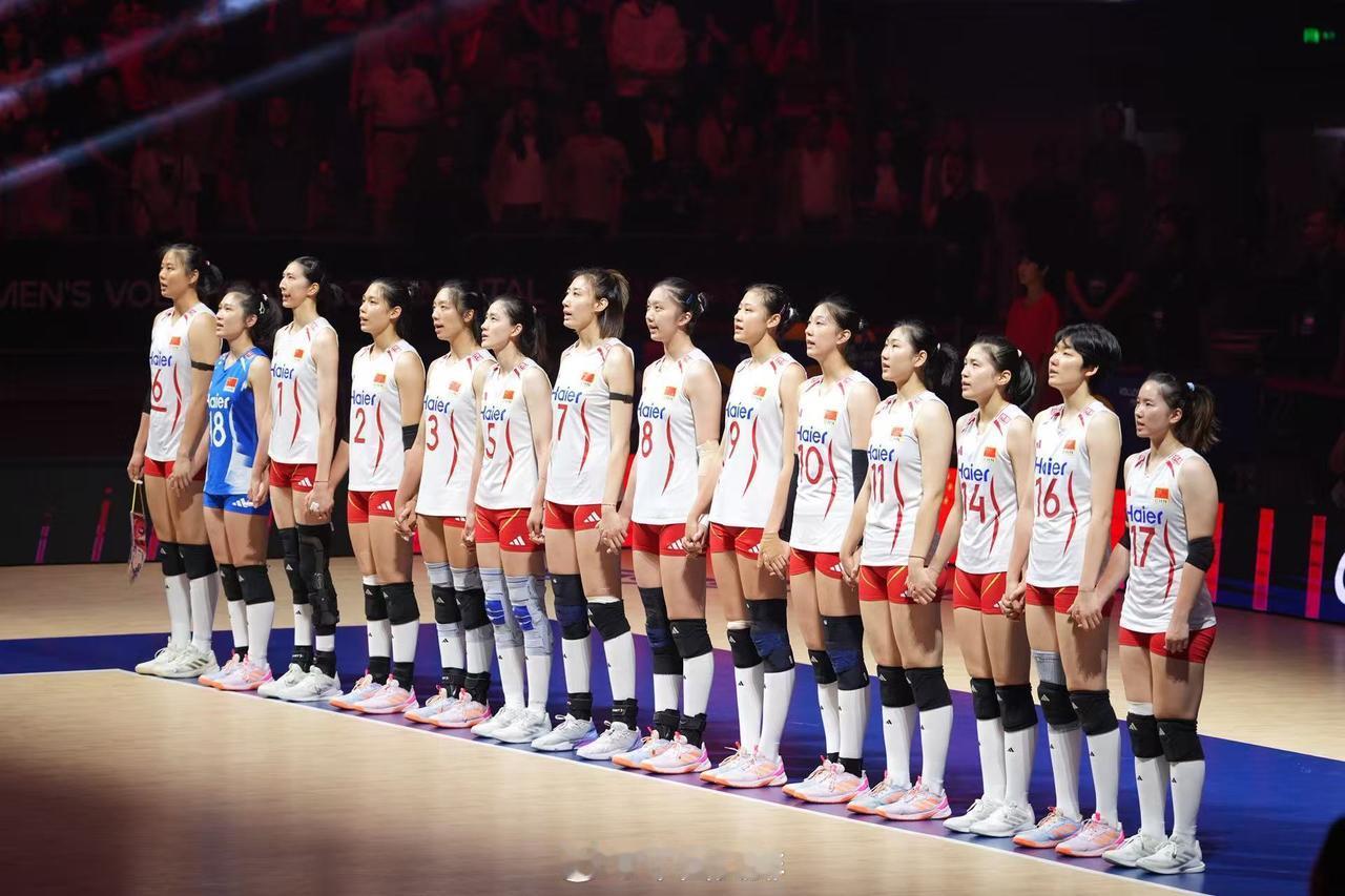 这球输得难受！咱们中国女排纸面实力各方面都比泰国强，但是发挥的就是不如人家好。泰