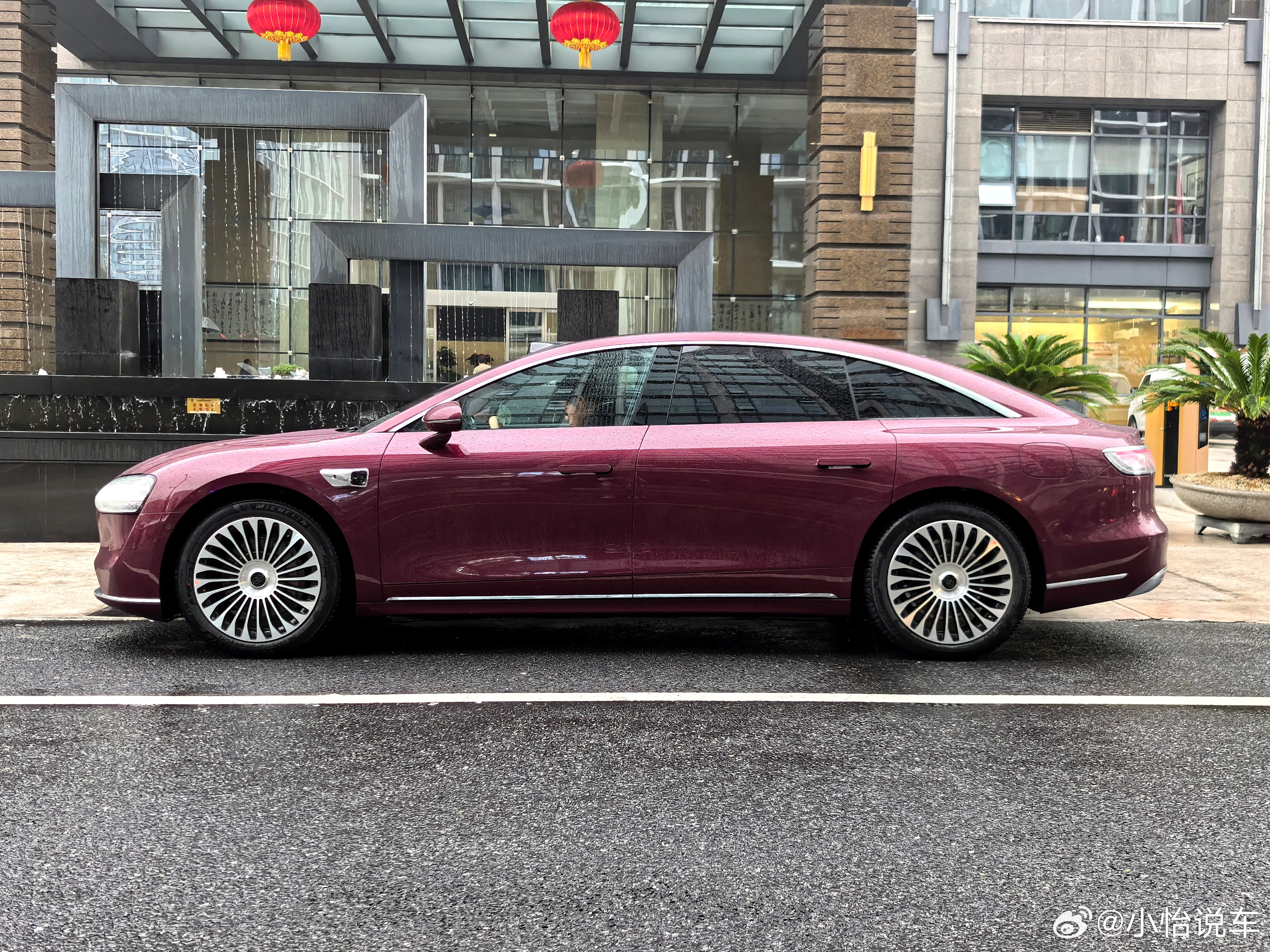 这次测续航从公司到桐庐，跑了个来回，全程168公里。出发状态电量100%，721