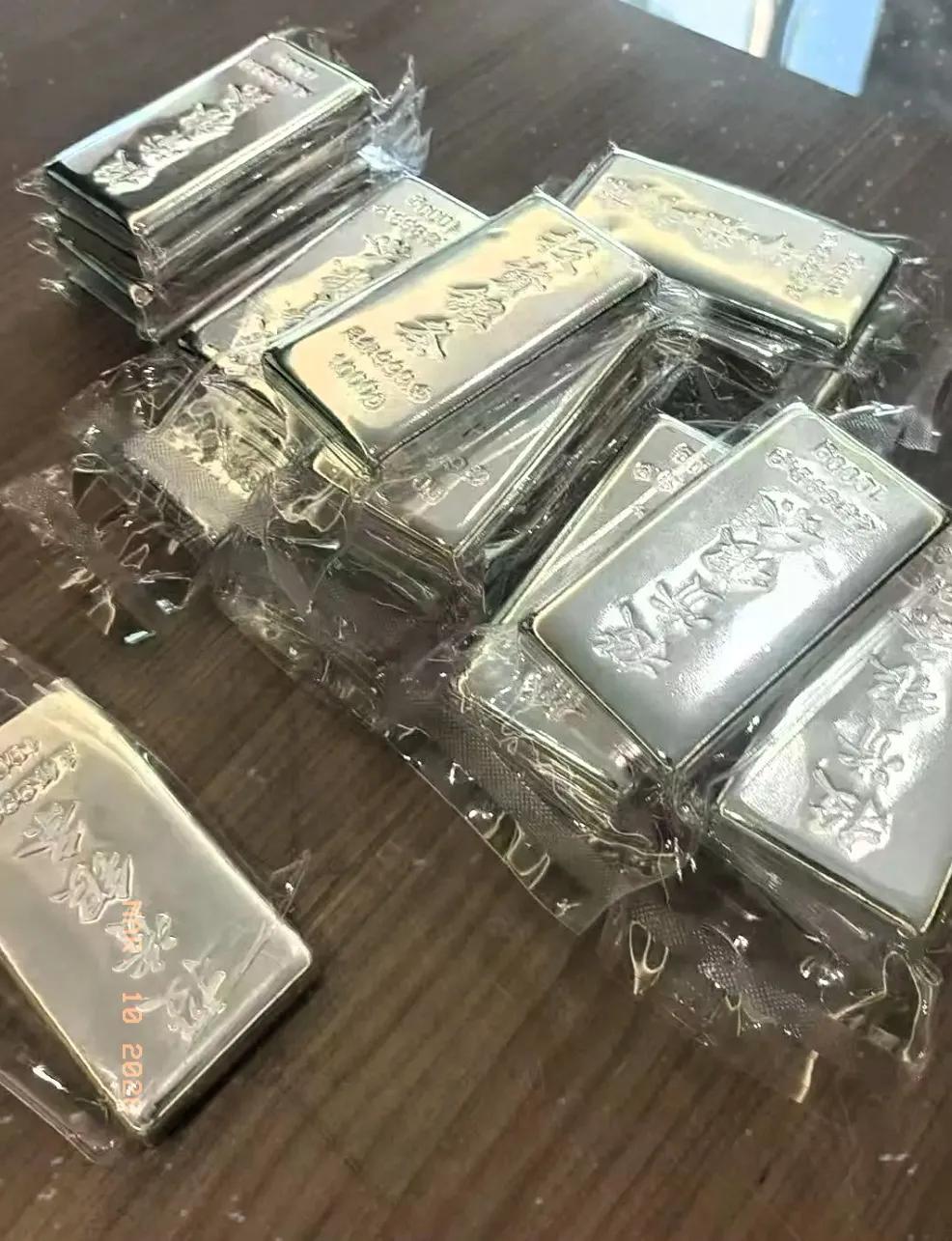 白银飞涨！你还等出手吗？最新消息，白银价格在3月10日上午10:40飞涨，一