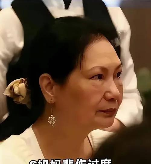 #如何看待S妈缺席小S全家澳洲之旅#大S刚走没多久，S妈还陷在丧女的剧痛里，情绪