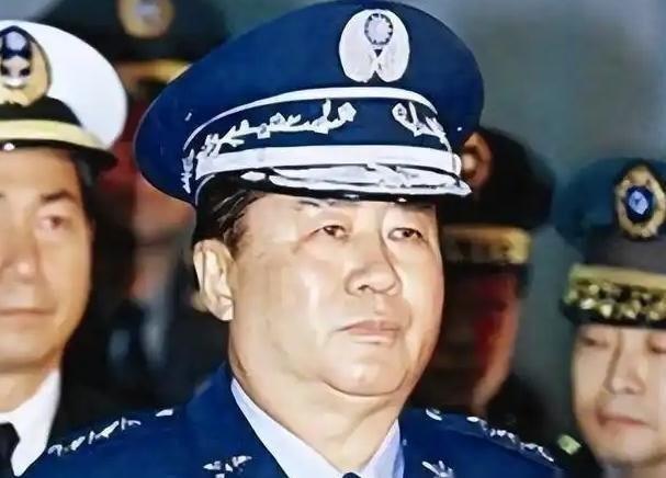 台湾首任军事大学校长，退役上将夏瀛洲曾说：当年佩洛西窜台，解放军趁势突破了海峡中