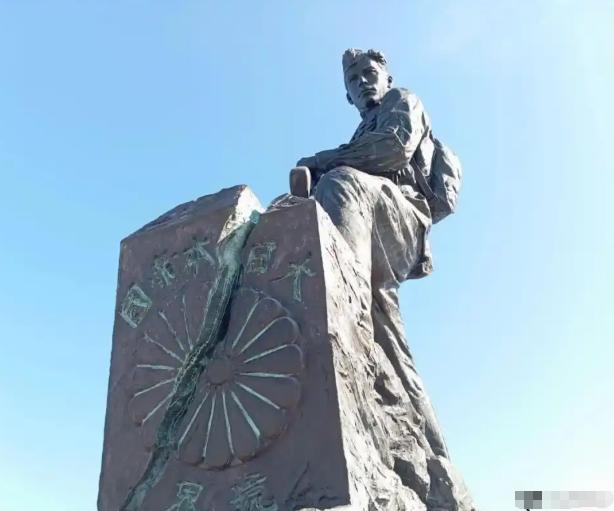 “粉碎大日本帝国”纪念碑正式对外展出，瞬间刺痛了日本方面的神经。日方领事馆紧急发