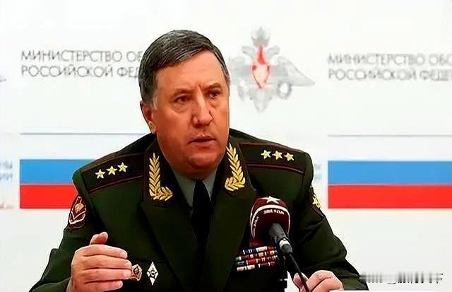 三天拿下基辅！俄前司令曝灾难内幕：士兵礼服上阵，坦克加3天油，如何沦为现代战争教