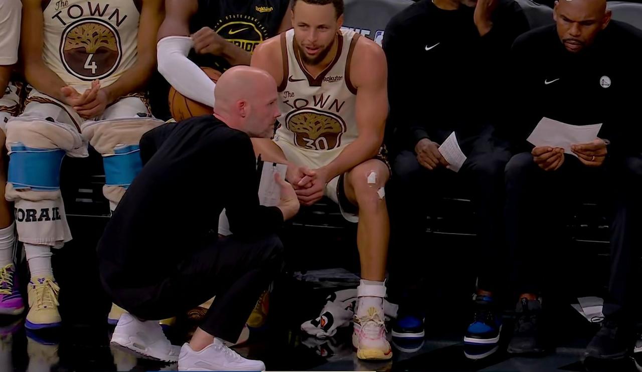 勇士输东部第一活塞，库里无奈伤退，但是说库里智能伤病的咋想的？在勇士主场迎战活塞