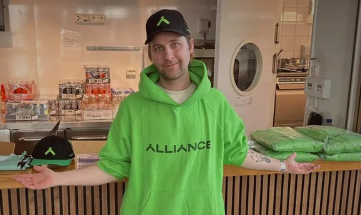 继OG三雄后老A队三人Loda、akke和布狗（都是瑞典人）也宣布将退出阿联酋未