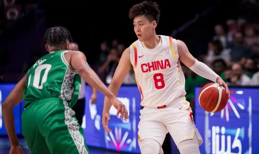 不可思议！中国以93:88击败沙特队，本场有4位赢球功臣：一，胡金秋：身为首发