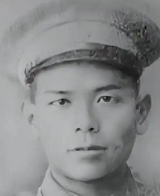 1949年12月，胡宗南给曾扩情15两黄金和一张机票，说：“跟我去台湾”。可曾扩