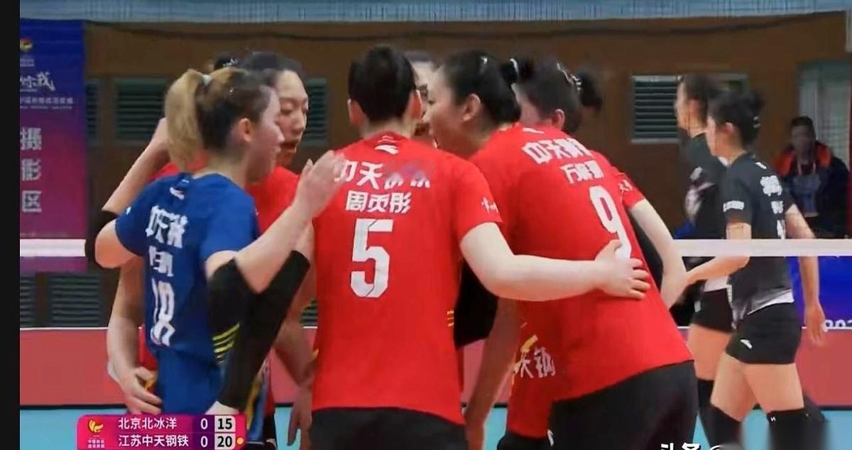 早就该这样了！把范泊宁拿下，换上唐欣，整个队都活了。真的，不是我马后炮。之前