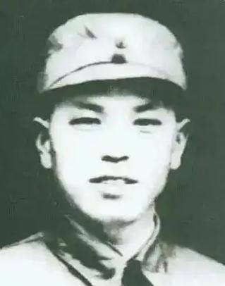 1941年皖南恶仗，九千人差点儿全折了，傅秋涛却领着老婆闺女离奇冲出包围圈，更邪