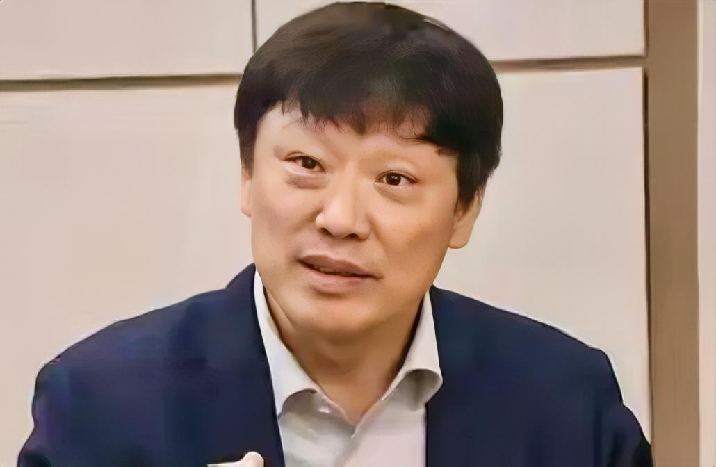 胡锡进8月5日就中方连出五拳反制美方措施发表评论称：“他们仍然希望保持对华进攻的