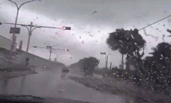 呼叫钢铁侠！我们被灭霸袭击了，速来支援！