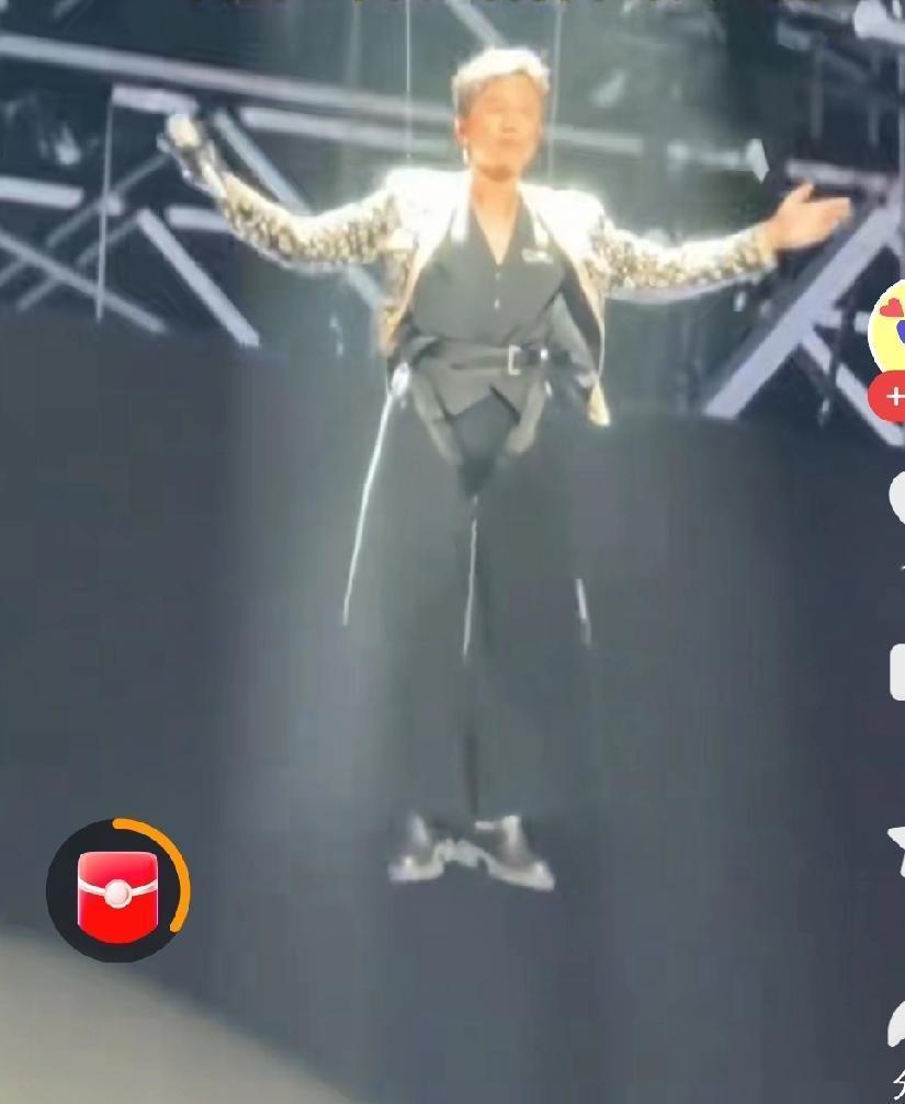 你看到的3小时唱跳，是明星憋尿极限的3小时。邓紫棋演唱会突遇尿急，助理当场抓起