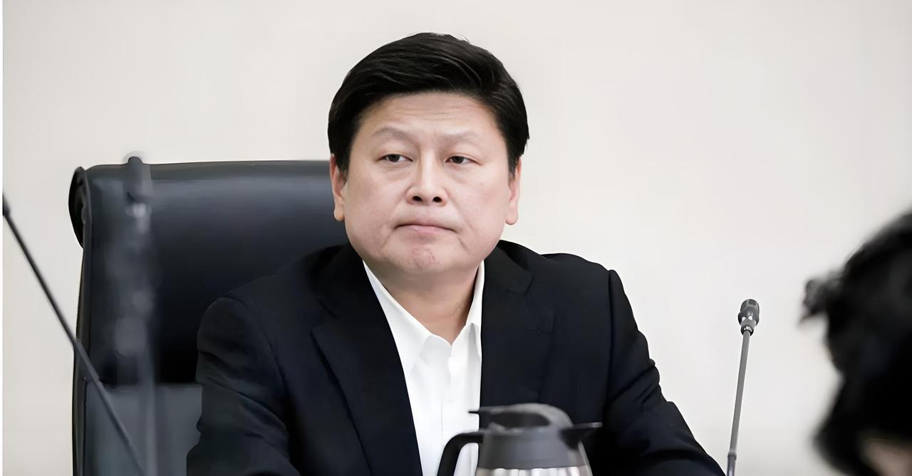 傅昆萁是否会搅乱一池春水？全台退警总会长耿继文继日前代表退警总会发表声明，劝进