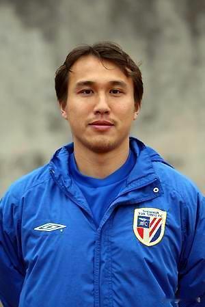 卞军：我从1996年就加入了上海申花队，回想当年，申花还是一个能让人静下心来专注