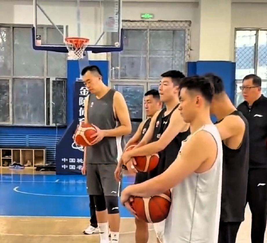 韩德君也参加全运会！广东男篮想夺金牌的概率会下降，除辽宁男篮，四川男篮也是最大对