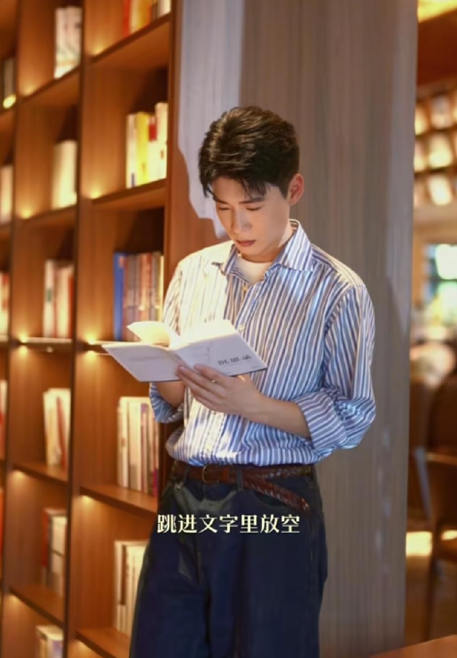 兰知春序新主播终于闪亮登场了啦！泓廷帅气、安静；菲菲漂、知性。我发现他们都有一个